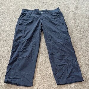 Title Nine cropped pants